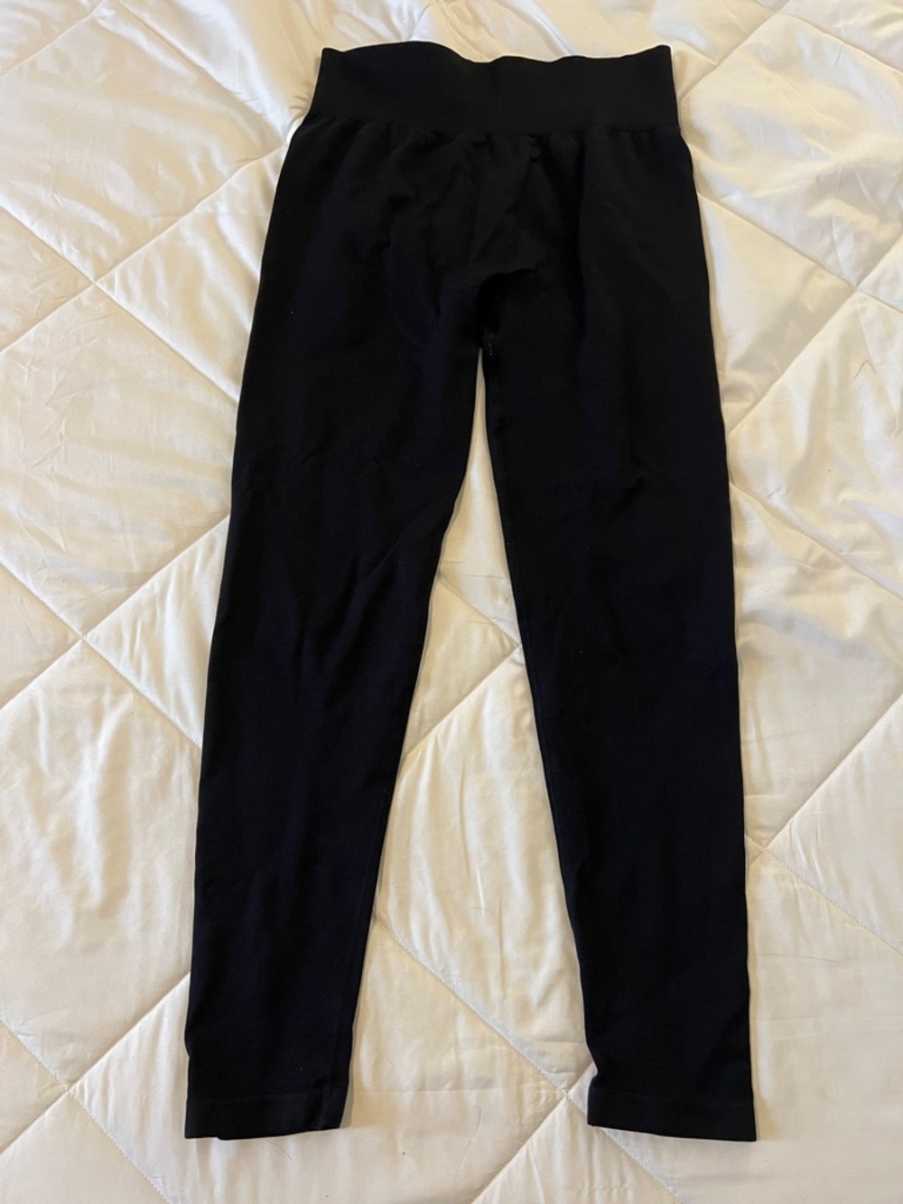 High-Waist Black Leggings with Supportive Waistband